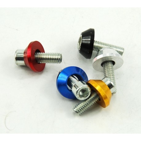 Šroub M6 do kapot motocyklů.