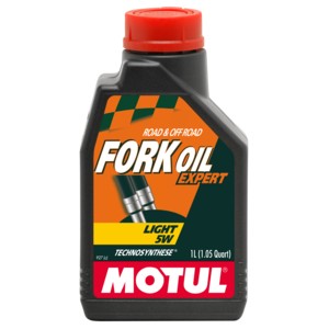 Fork Oil Expert Light 5W 1l, tlumičový olej pro motocykly.