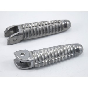 Přední stupačky na motocykly.