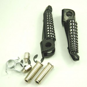 Přední stupačky Kawasaki, černé.